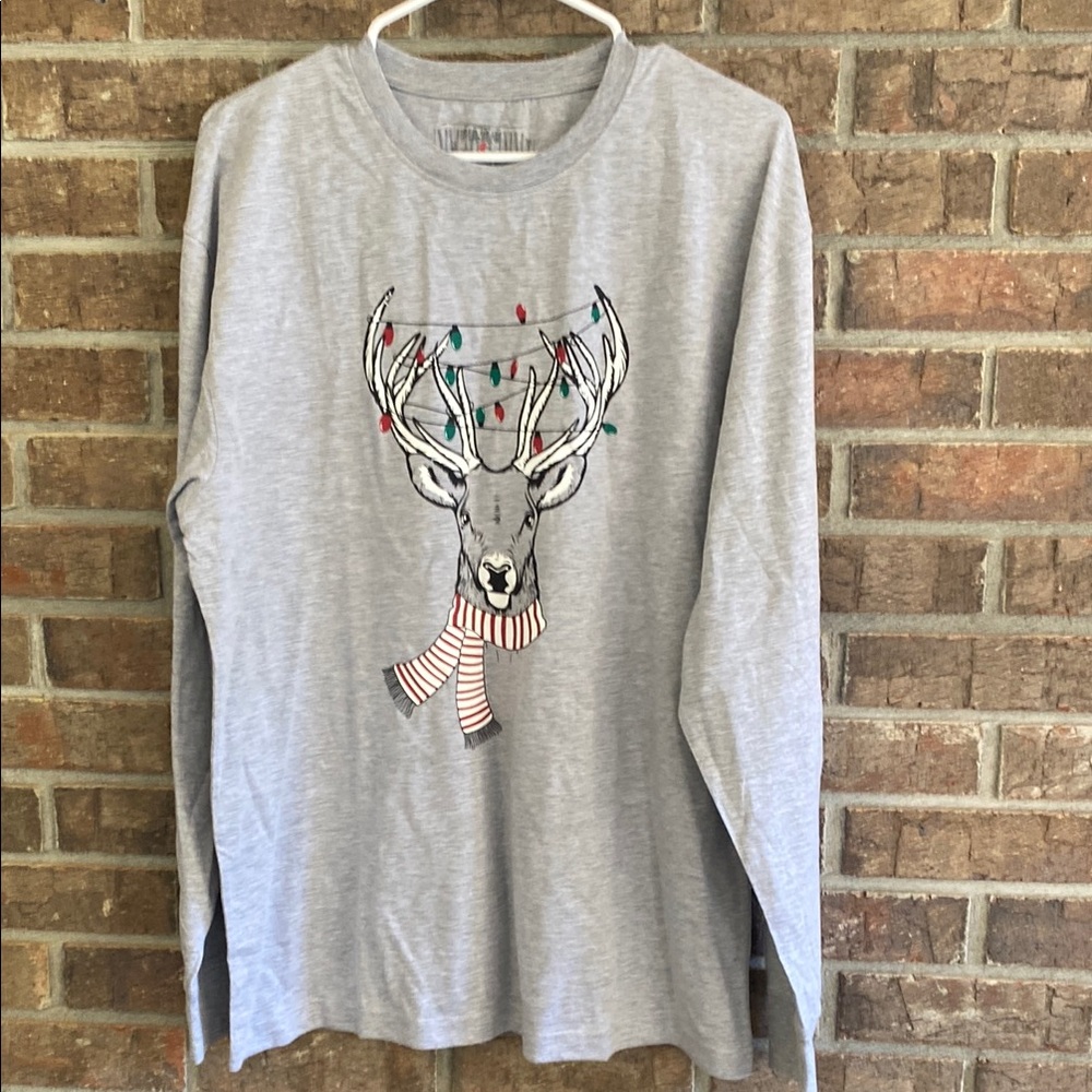 RedHead Unisex Light Gray Long Sleeve Shirt with Deer Design NWOT